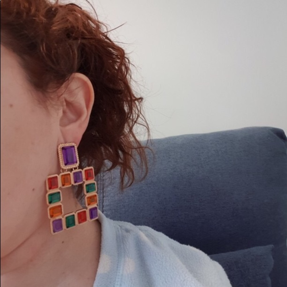Gold statement earrings - Picture 3 of 8